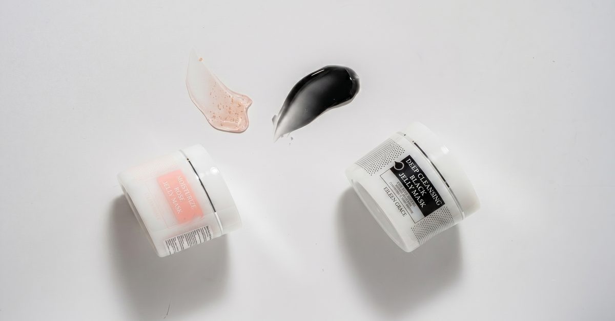 How to Choose Between Eileen Grace’s Rose & Black Jelly Mask - Eileen Grace Malaysia | Viral Jelly Mask & Acne Skincare